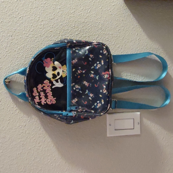 Minnie Mouse backpack - Picture 3 of 4